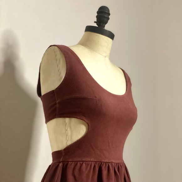 WITH TAGS Brandy Melville Cutout Skater Dress - Picture 2 of 8